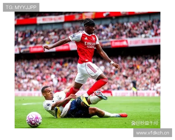 阿贾克斯关键比赛表现不佳,近期状态波动影响争冠形势