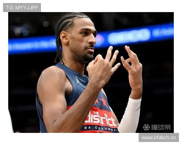 卡斯尔无球跑动制造错位，提升魔术外线火力